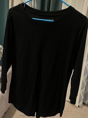 Time and Tru Black Long-Sleeve Ribbed Crewneck Top